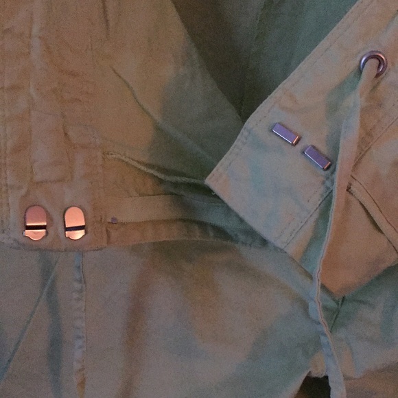 Dress Barn Shorts. Lime Green. Size 16W - Picture 5 of 5